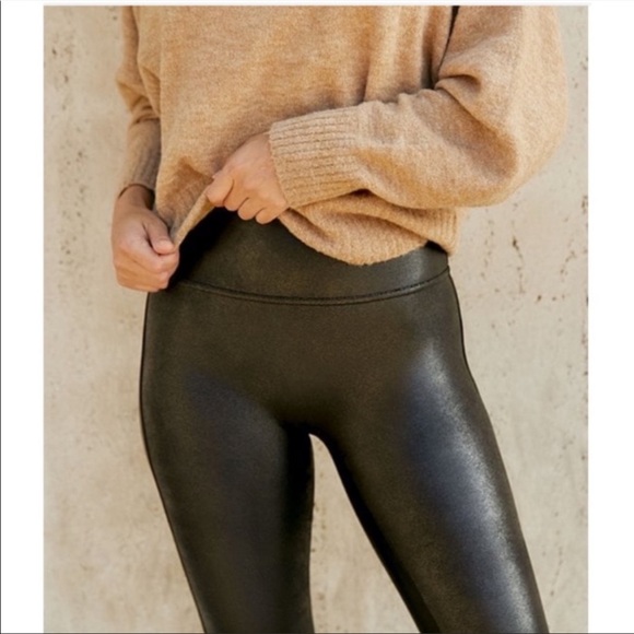 Spanx faux leather high rise leggings medium - Picture 3 of 11